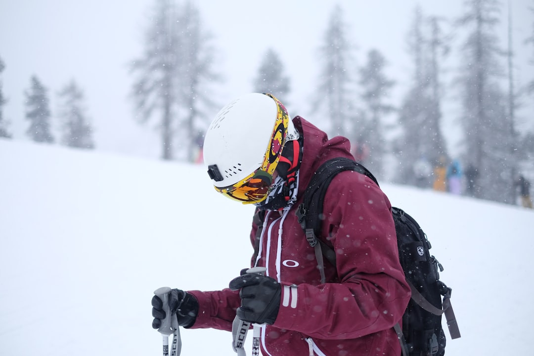 Skiing helmet protection